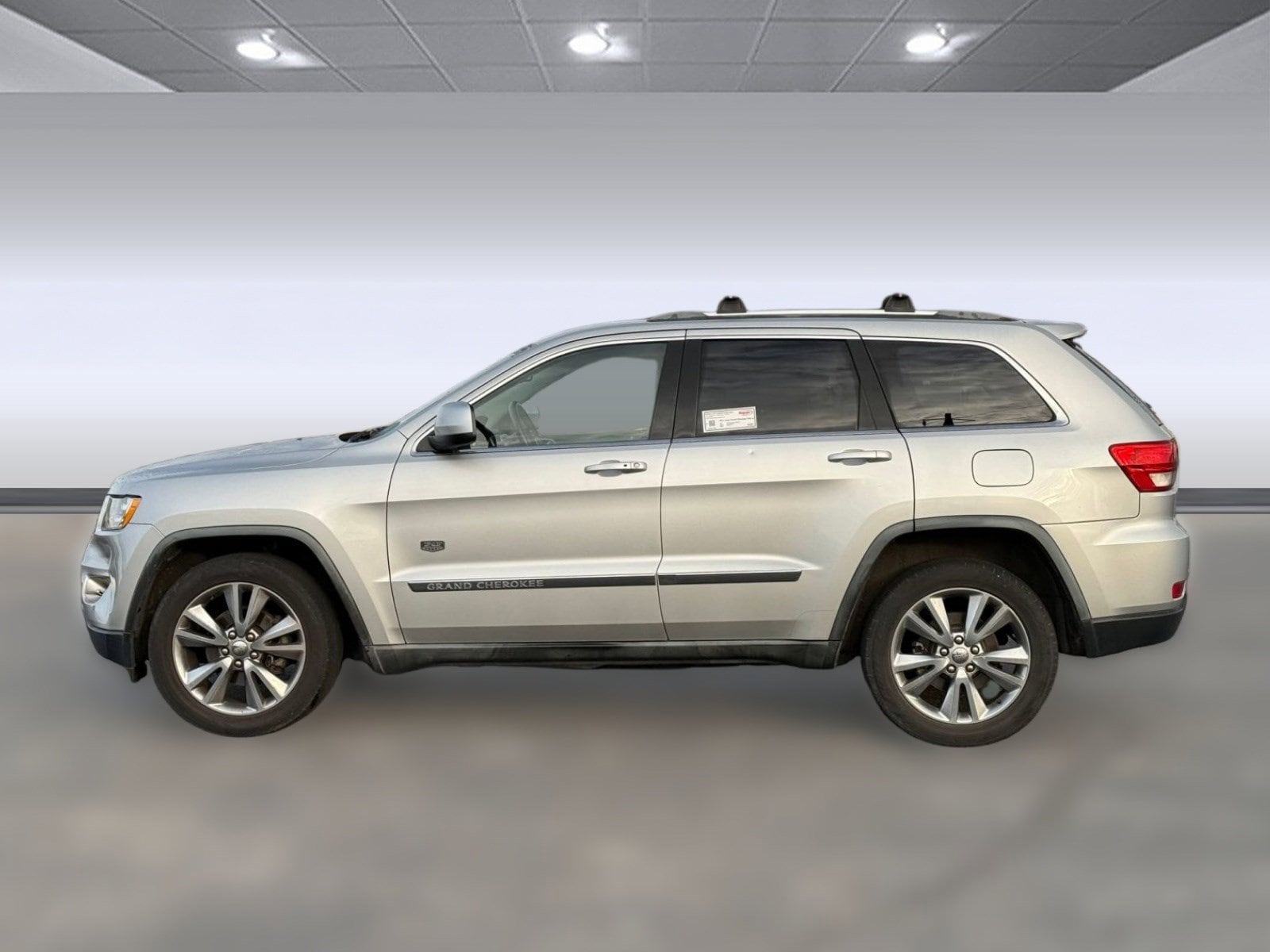 Used 2011 Jeep Grand Cherokee Laredo with VIN 1J4RR4GG2BC678025 for sale in Chattanooga, TN
