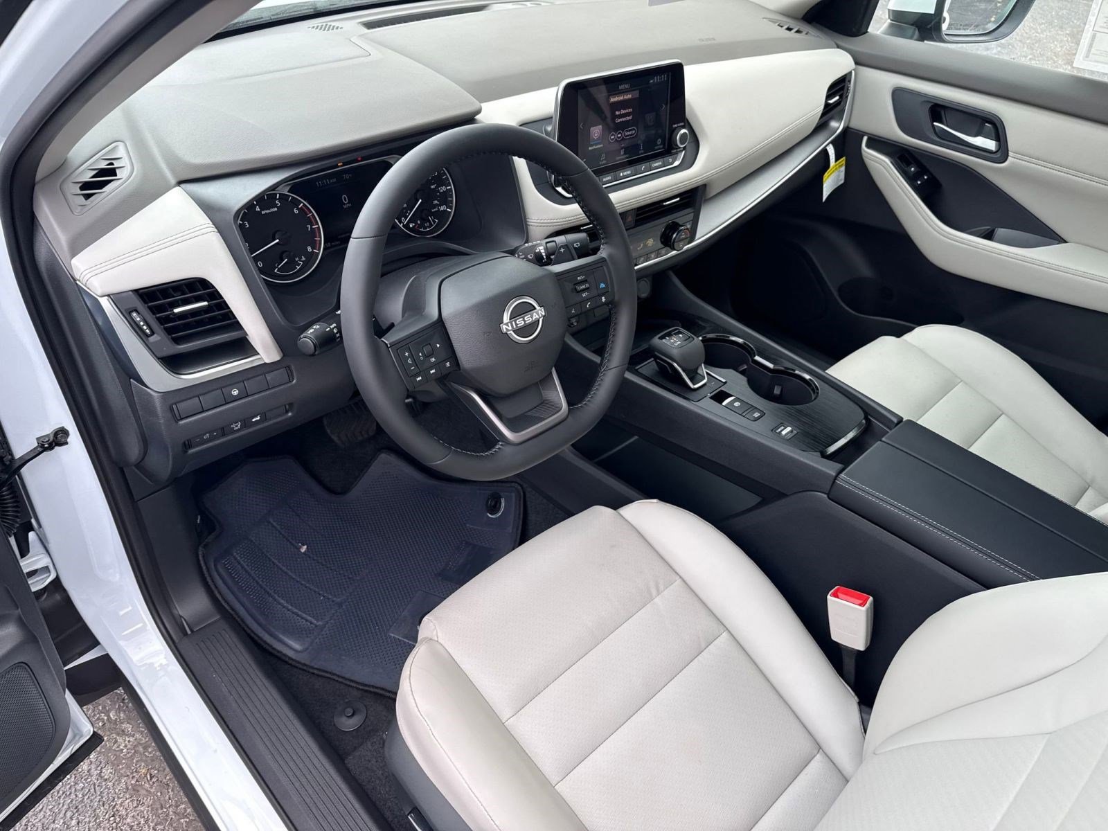 2026 Nissan Rogue SV photo 3