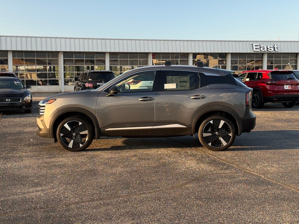 Used 2026 Nissan Kicks SR SUV