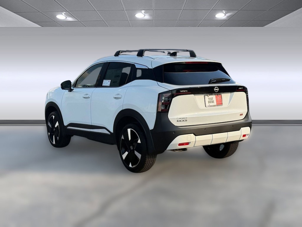 New 2026 Nissan Kicks SR SUV