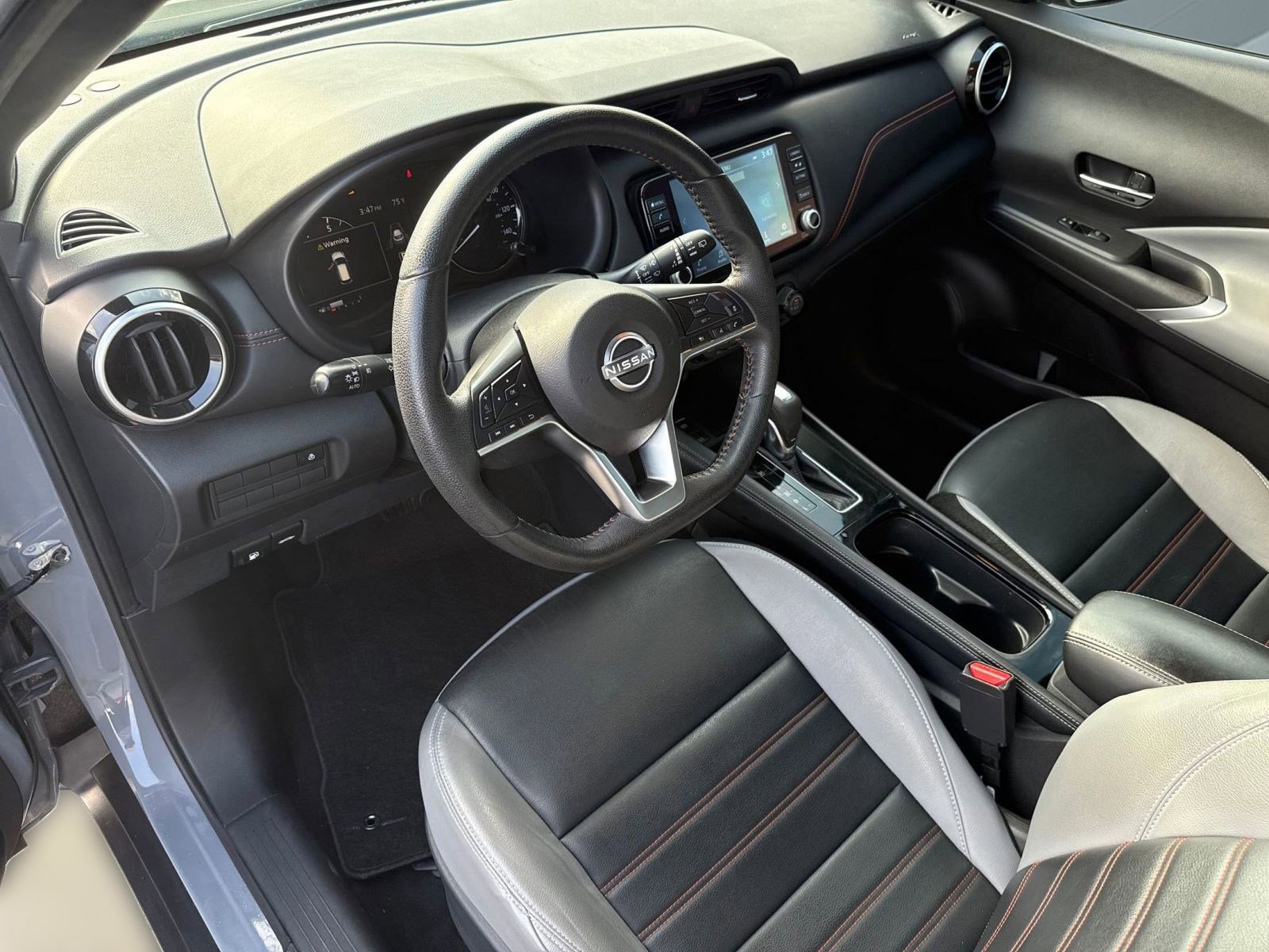 2023 Nissan Kicks SR photo 4