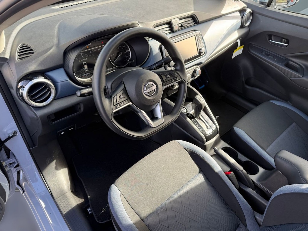 New 2025 Nissan Versa 1.6 SV Sedan