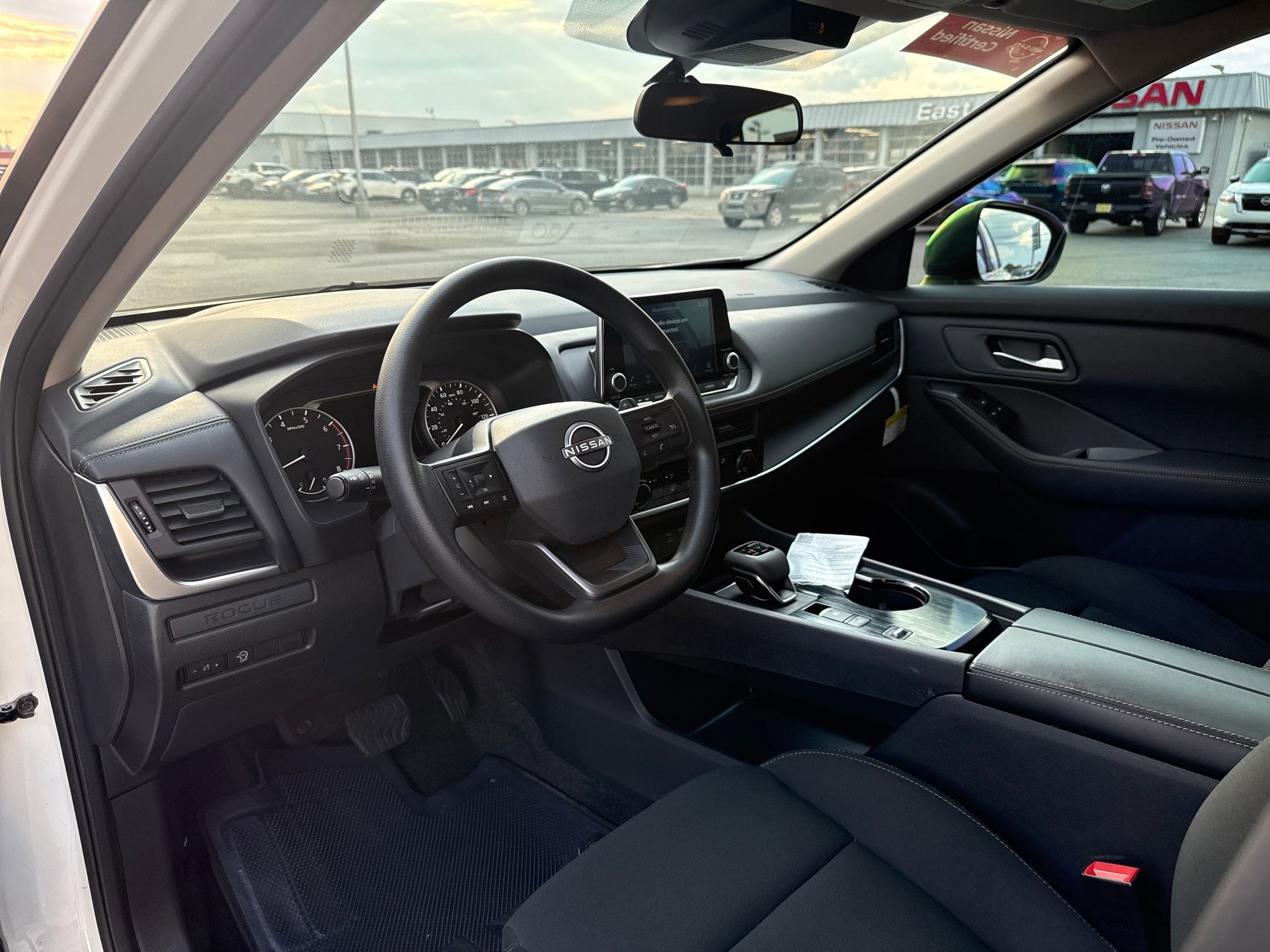 2025 Nissan Rogue S photo 4