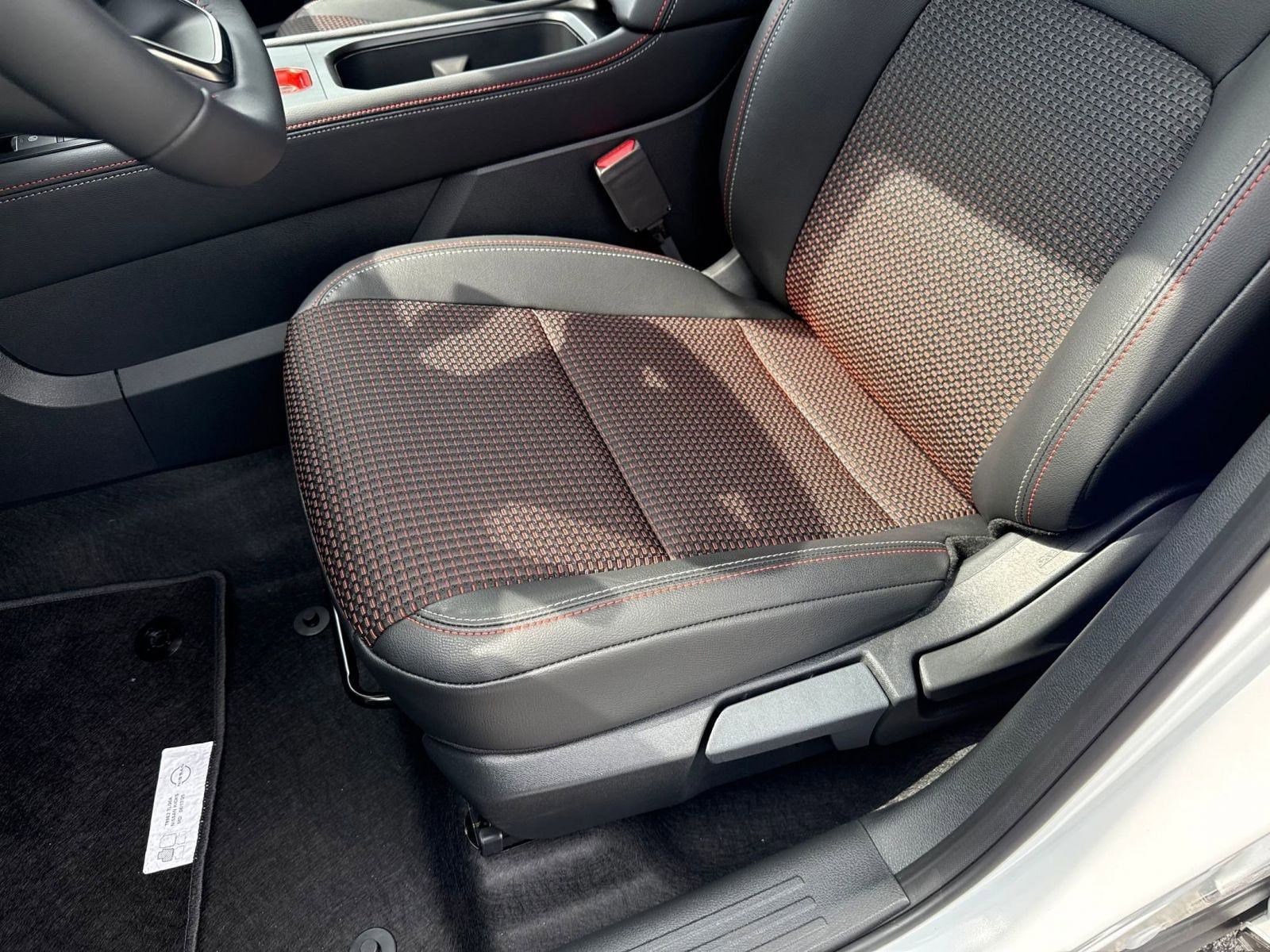2026 Nissan KICKS SR AWD - Photo 12