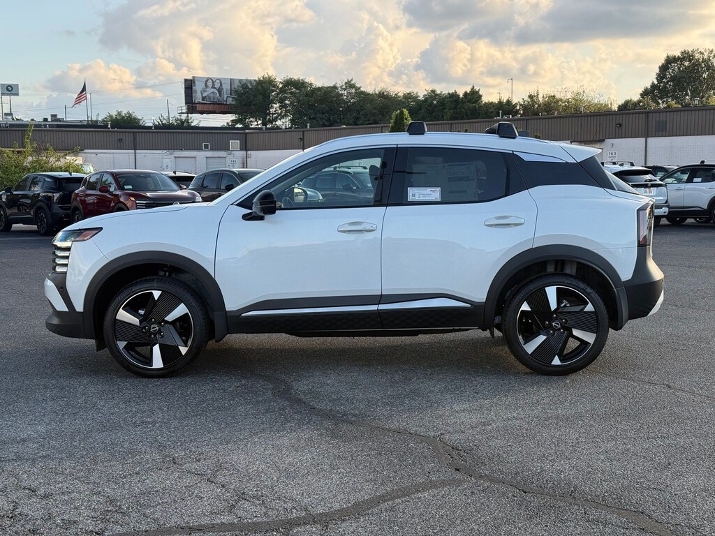 Used 2026 Nissan Kicks SR SUV