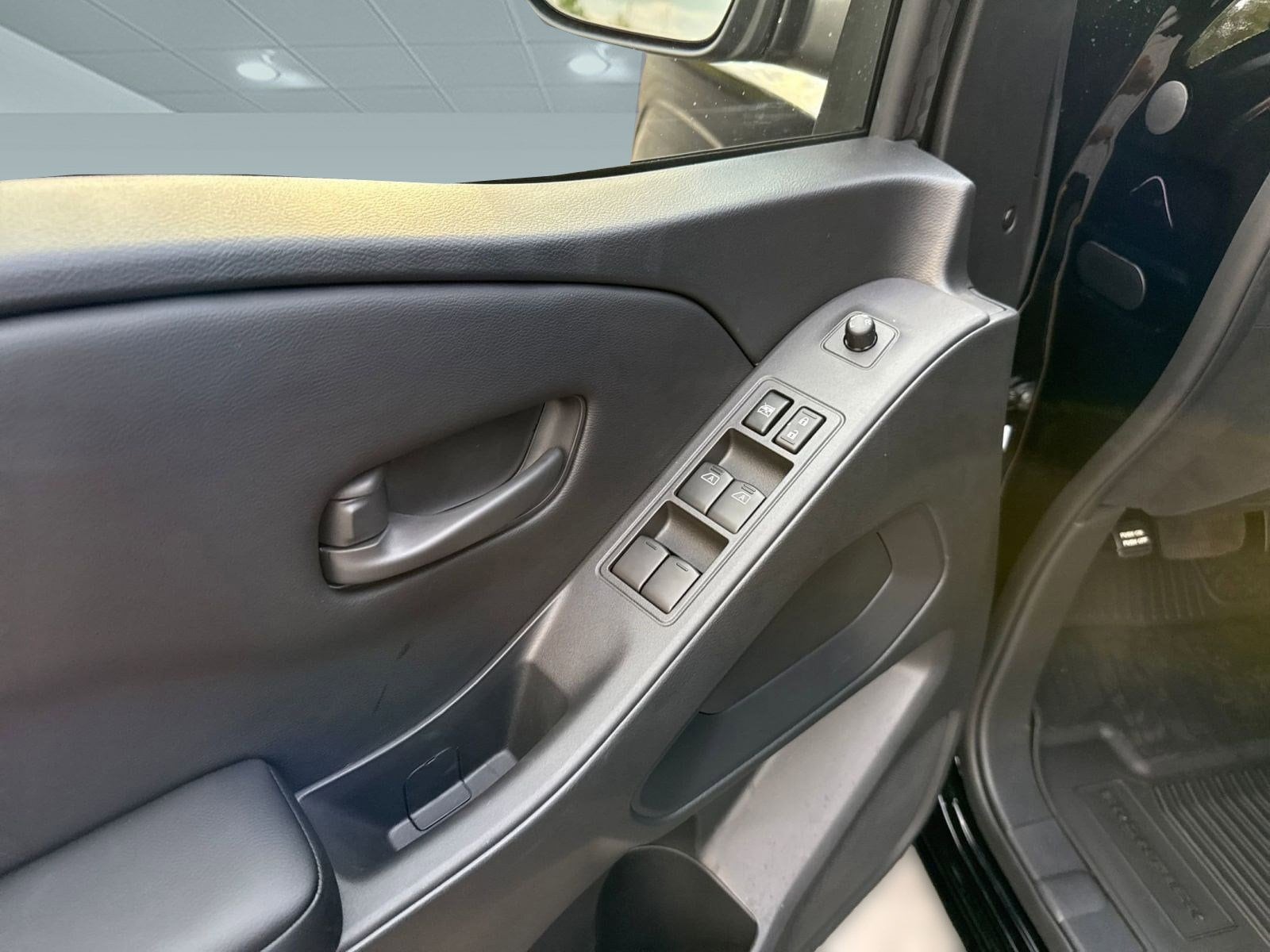 2026 Nissan Frontier SV - Photo 11