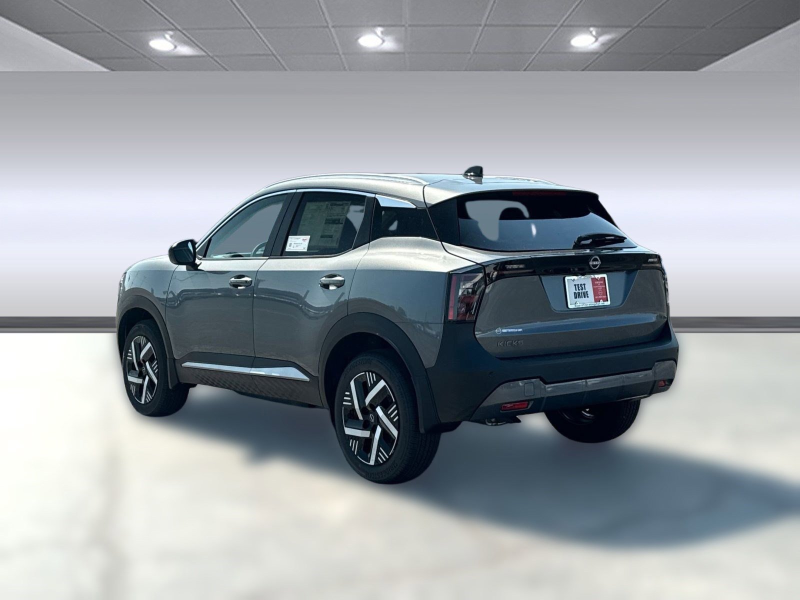 2026 Nissan Kicks SV photo 2