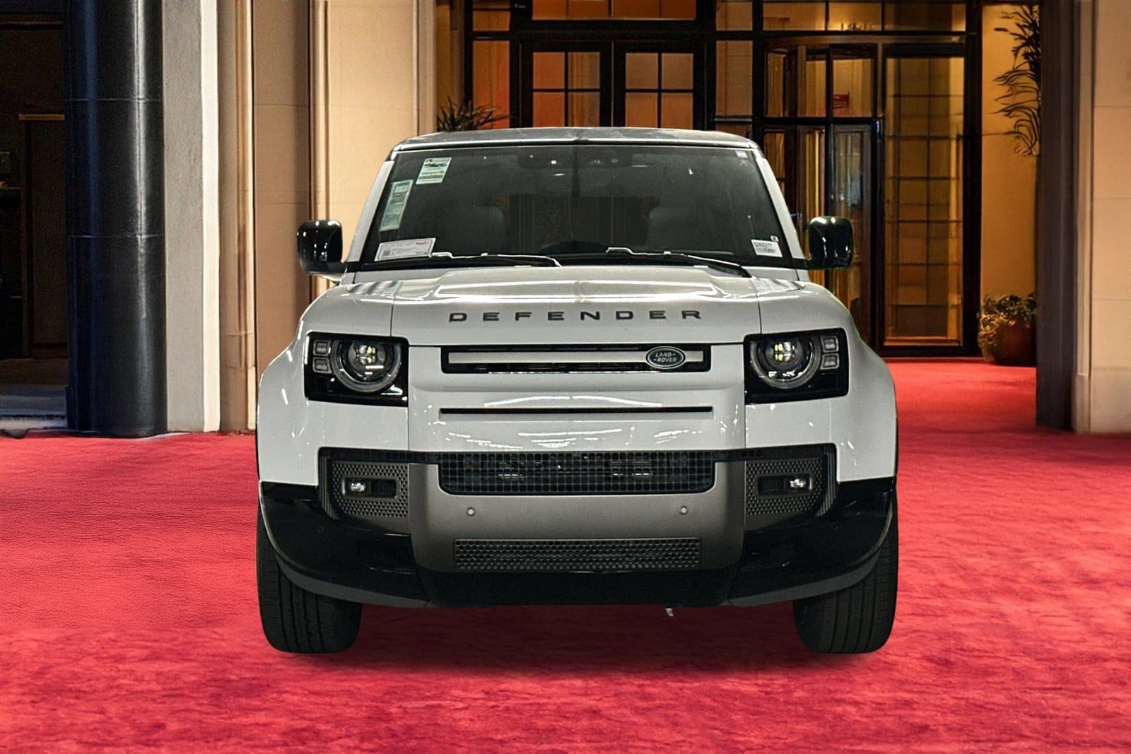 2025 Land Rover Defender X-Dynamic SE - Photo 7