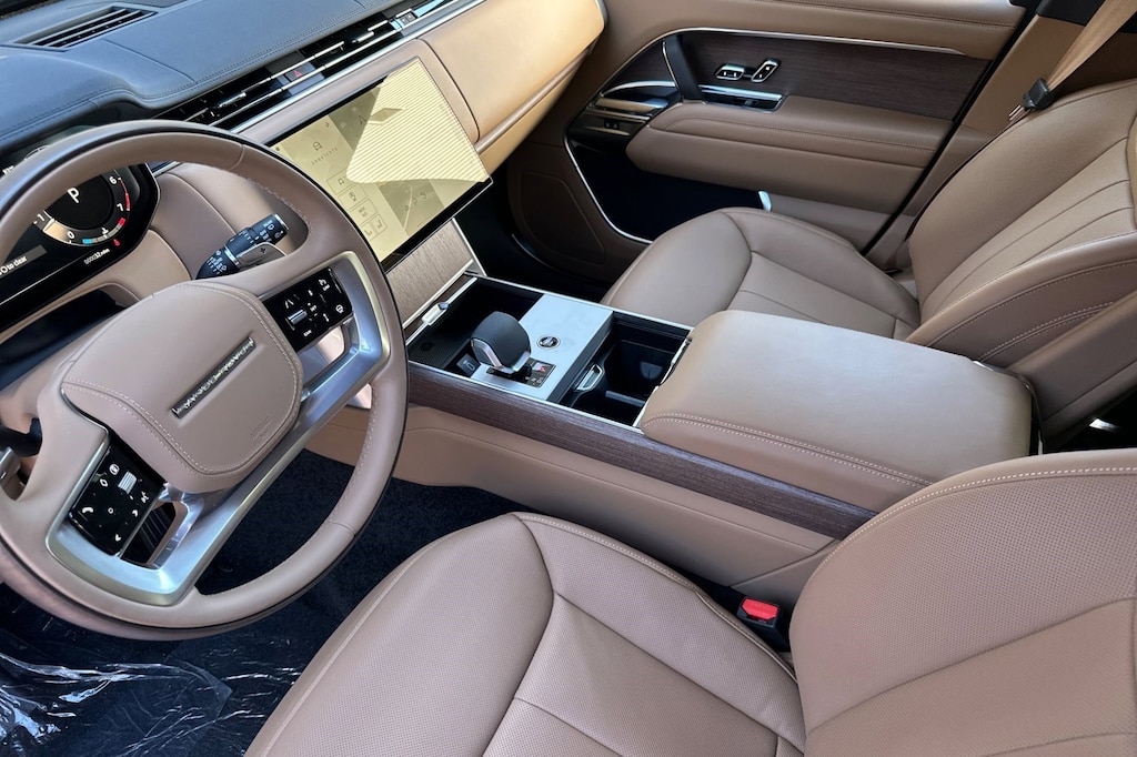 New 2026 Land Rover Range Rover P400 SE SUV