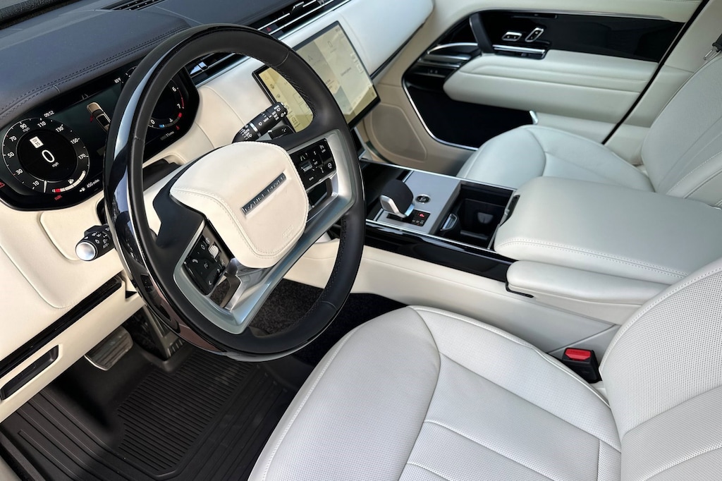 New 2026 Land Rover Range Rover P400 SE SUV