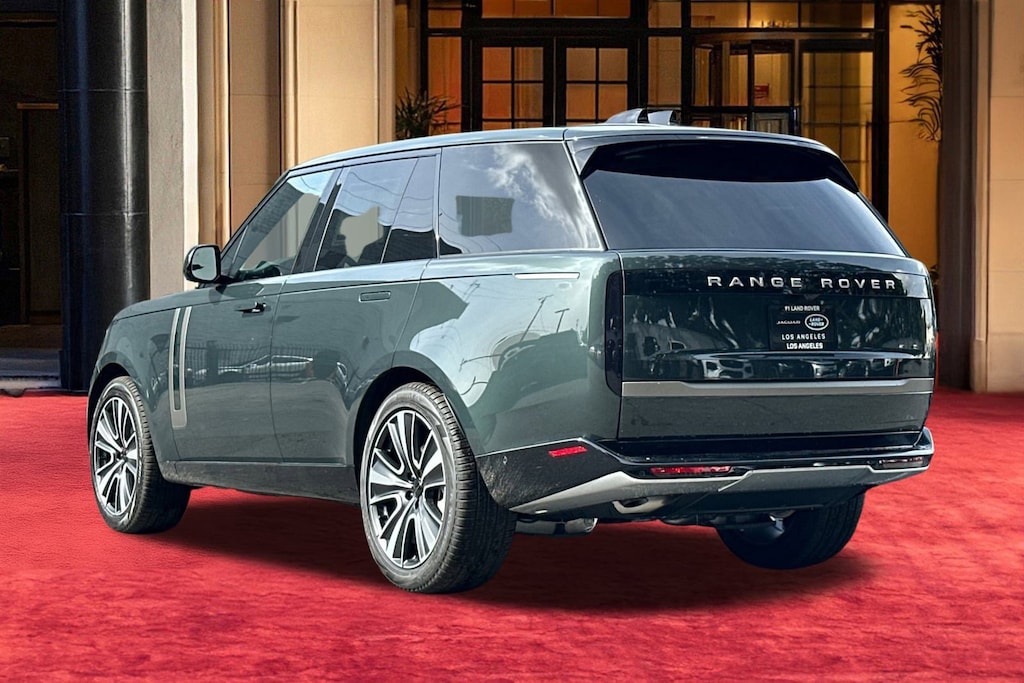 New 2026 Land Rover Range Rover P400 SE SUV