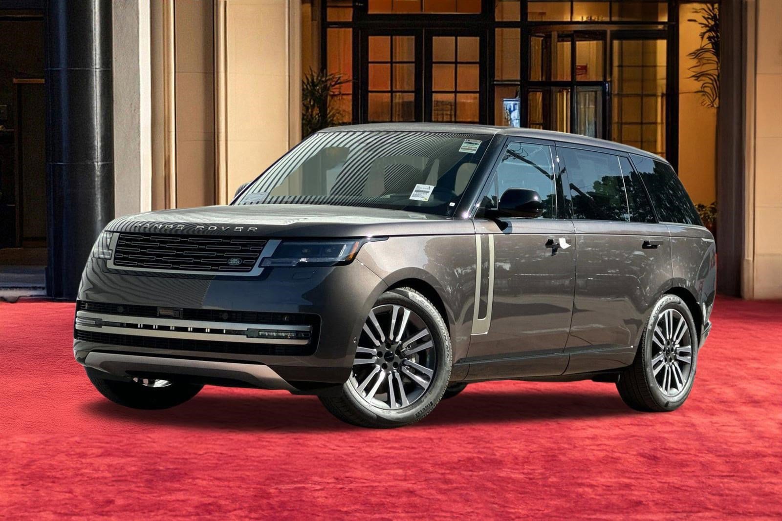 2026 Land Rover Range Rover 4.4 SE LWB 7's photo