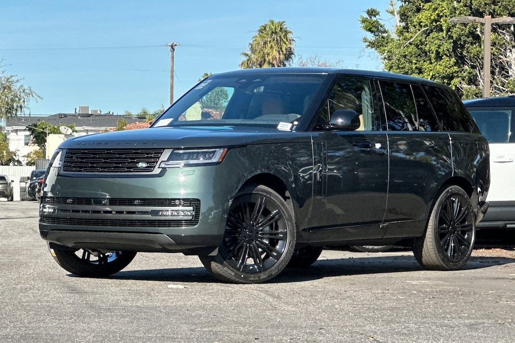 New 2026 Land Rover Range Rover P400 SE SUV