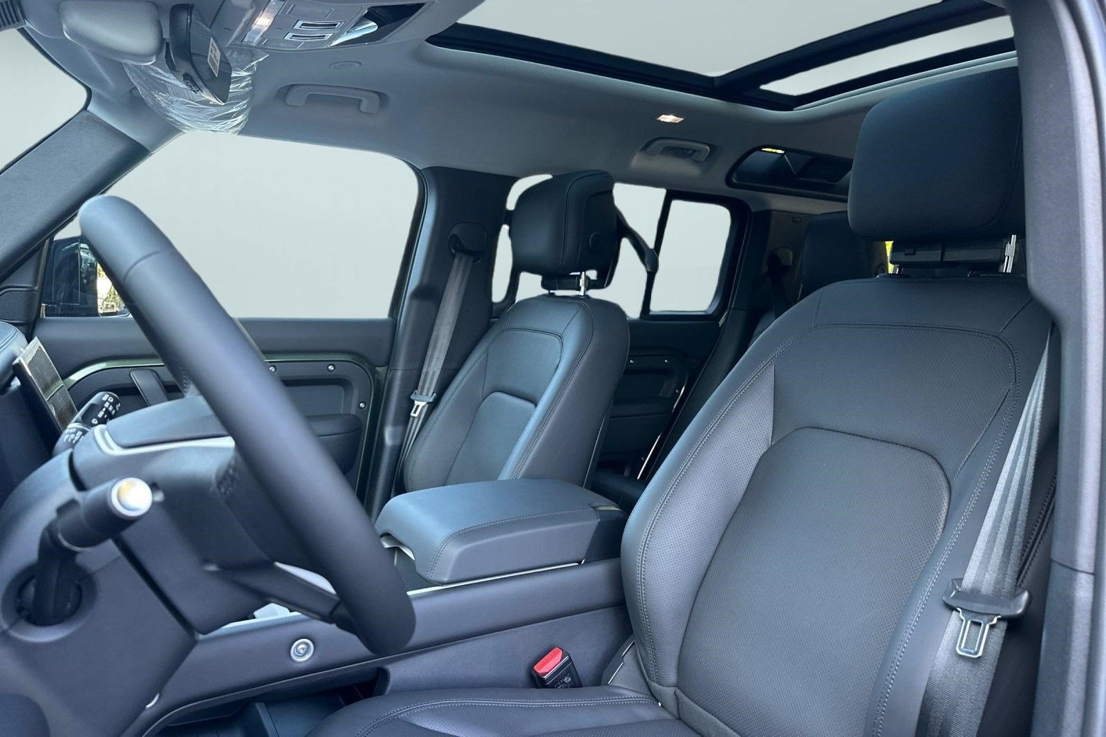 2026 Land Rover Defender X-Dynamic SE - Photo 23