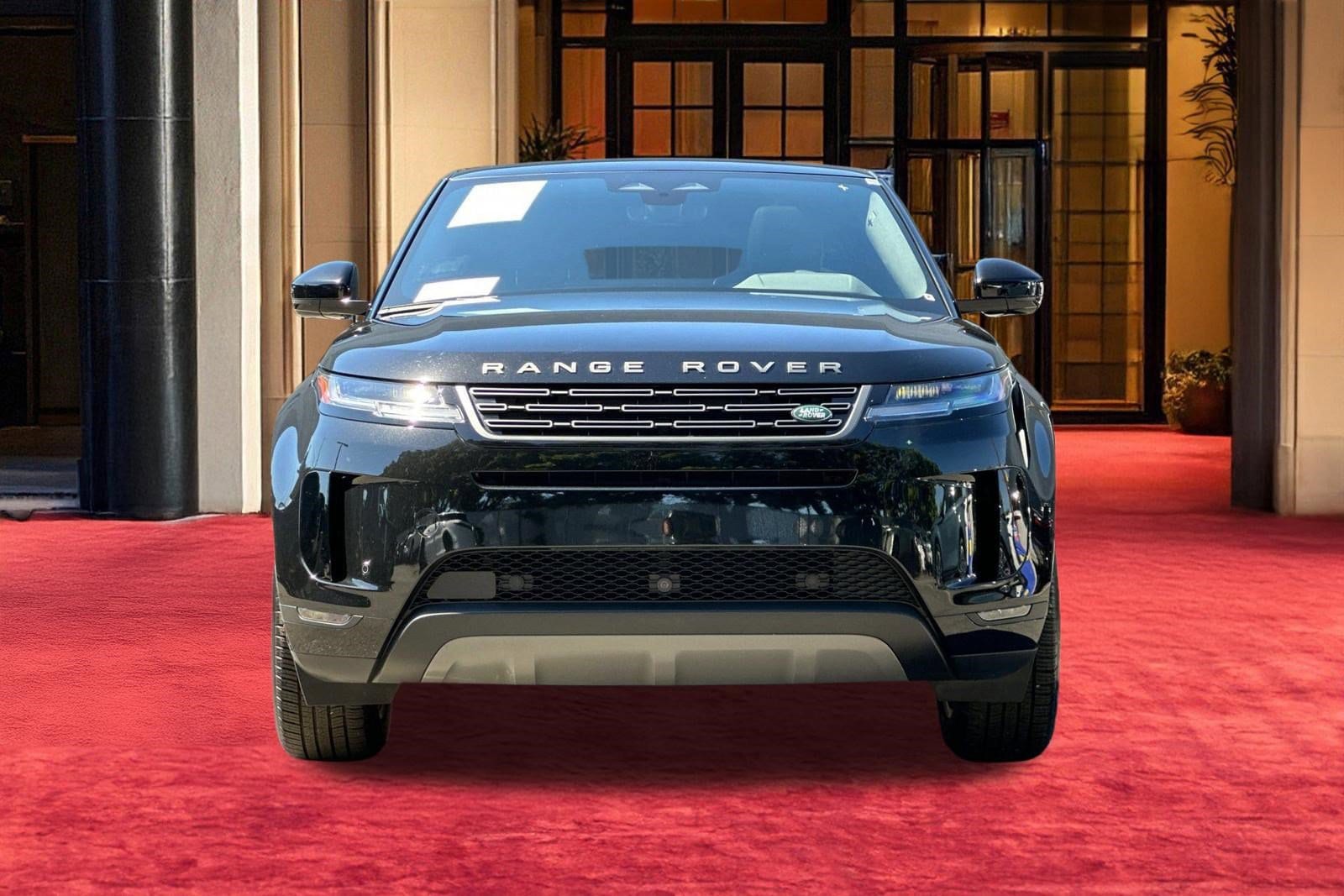 2026 Land Rover Range Rover Evoque Core S photo 4