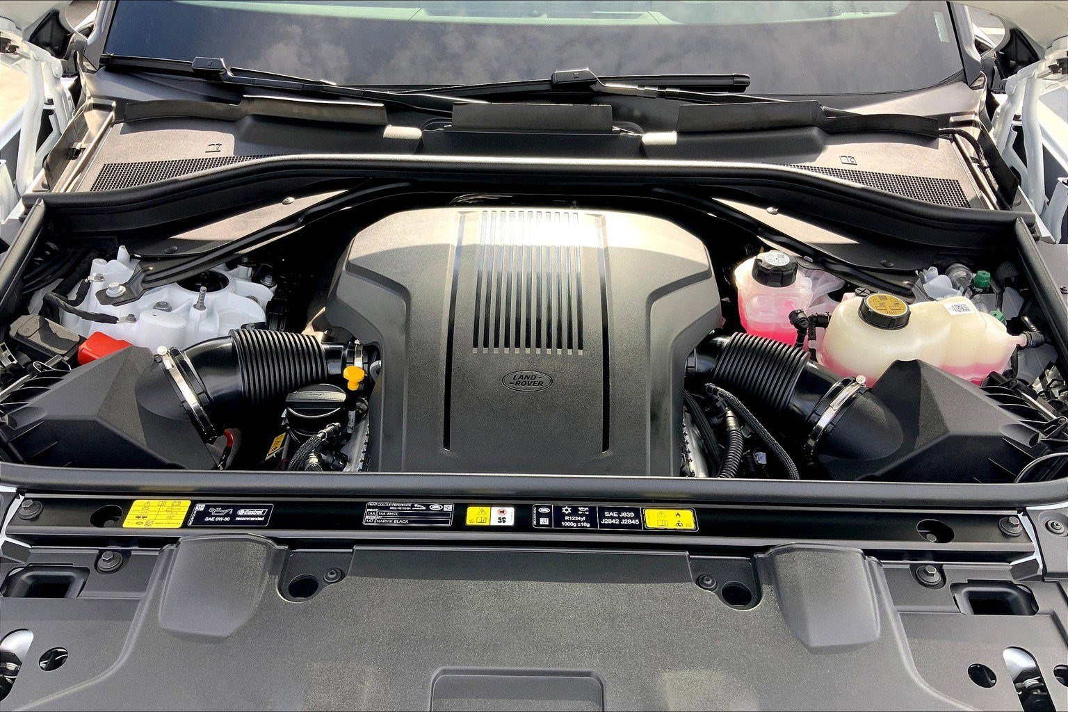 2025 Land Rover Range Rover SE - Photo 8