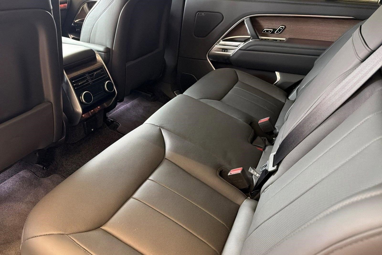 2025 Land Rover Range Rover SE - Photo 19