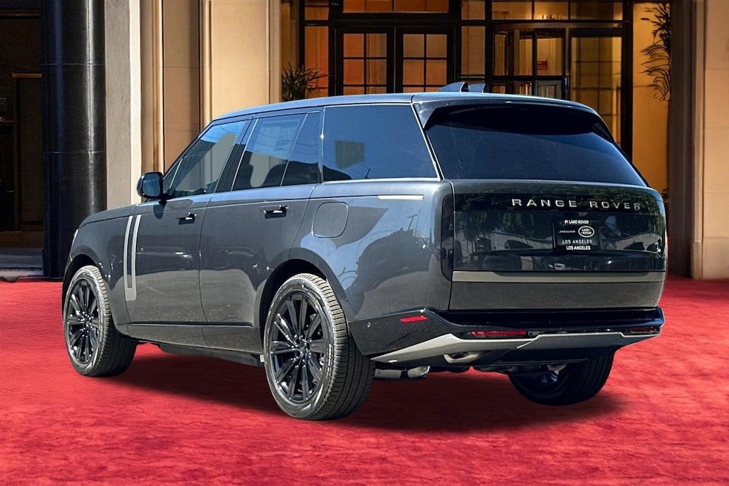 New 2026 Land Rover Range Rover P550e SE SUV