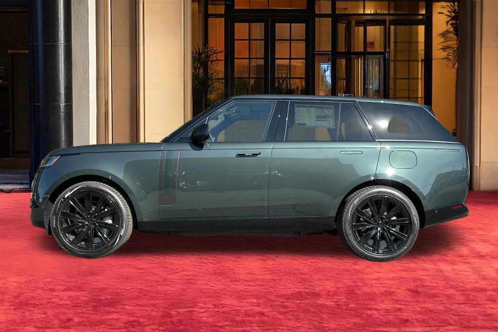 New 2026 Land Rover Range Rover P550e SE SUV