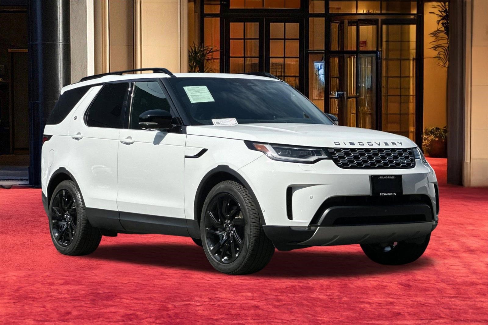 2025 Land Rover Discovery S photo 5