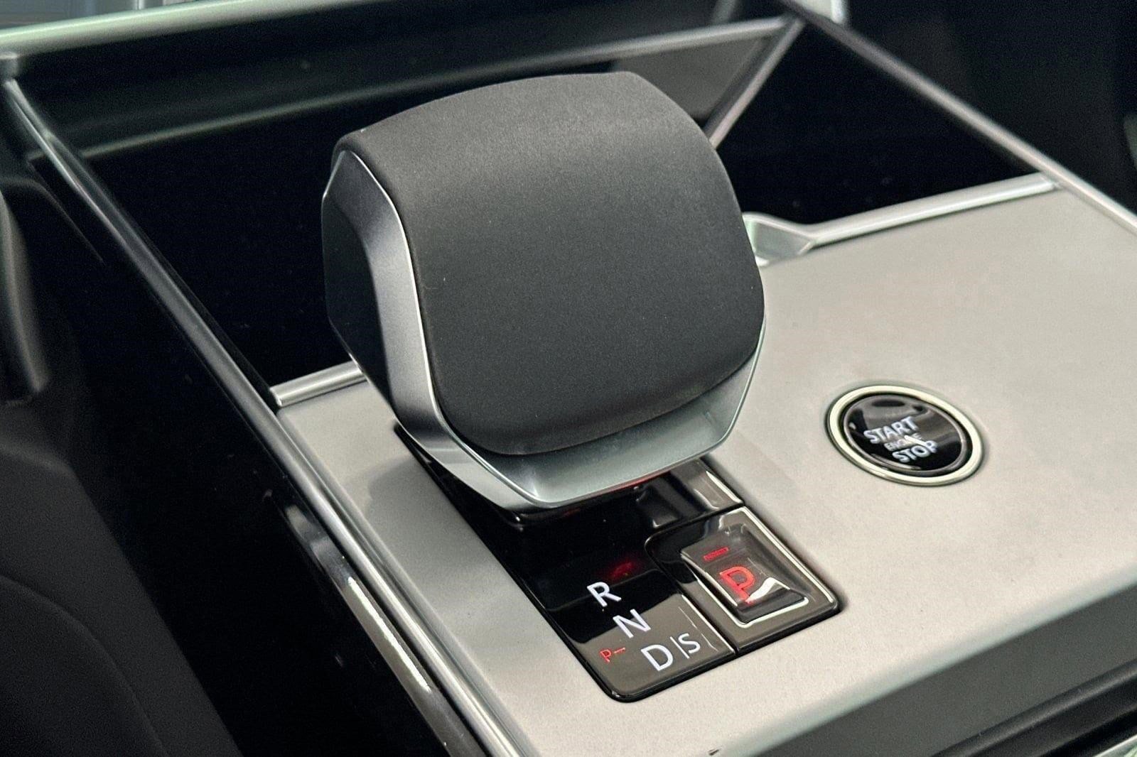 2025 Land Rover Range Rover SE - Photo 13