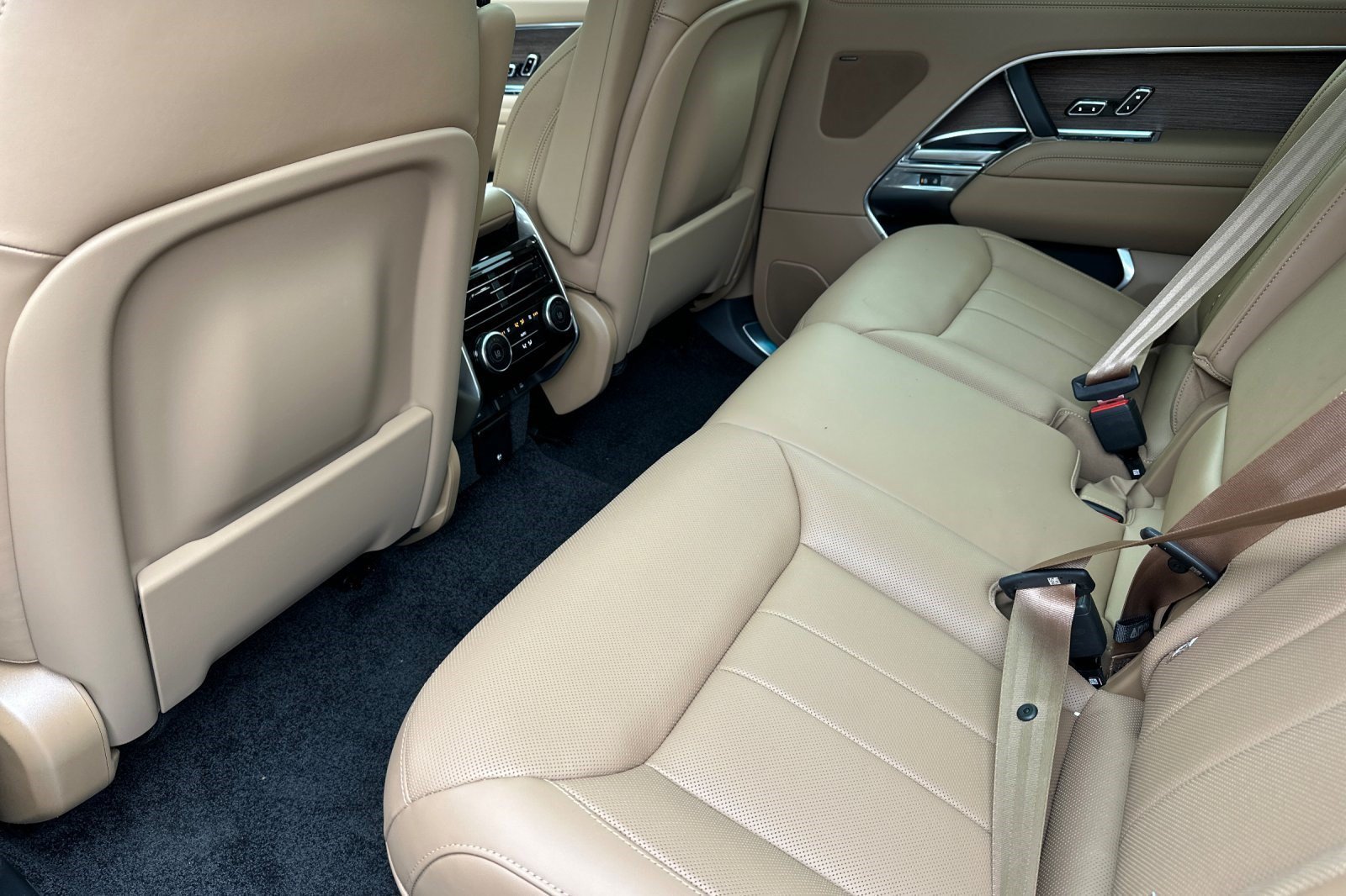 2026 Land Rover Range Rover SE - Photo 24