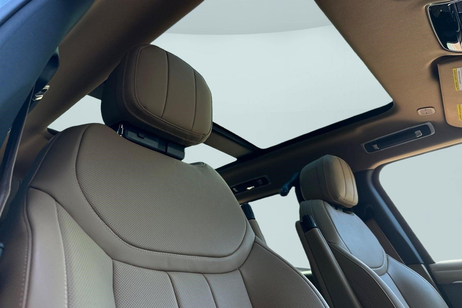 2026 Land Rover Range Rover SE - Photo 21
