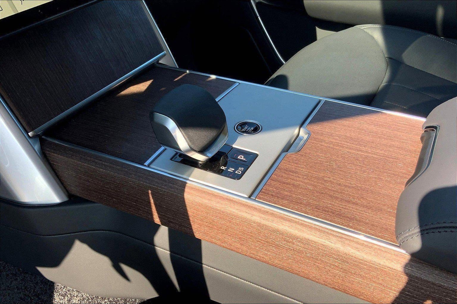 2025 Land Rover Range Rover SE - Photo 12