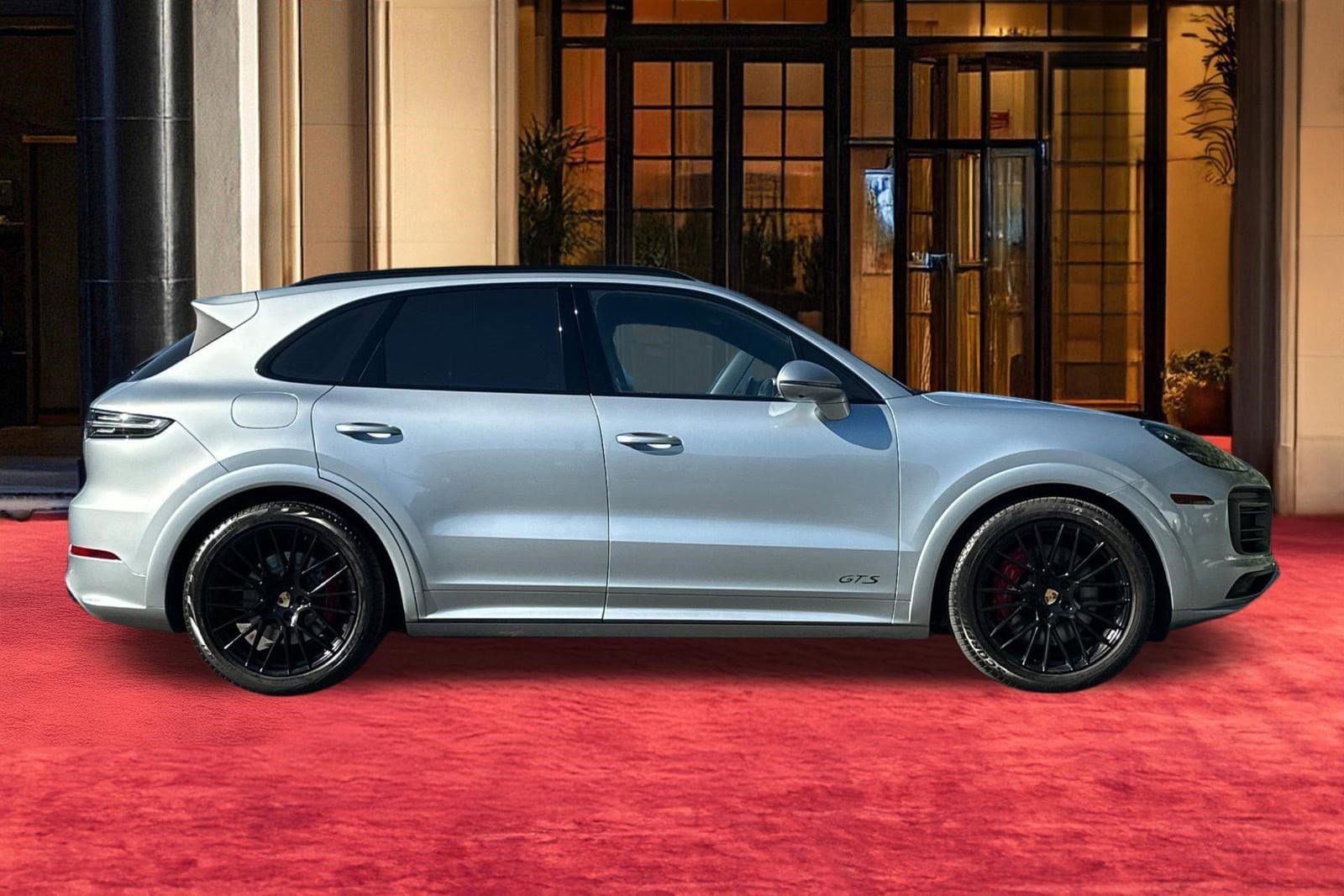 2021 Porsche Cayenne GTS photo 3