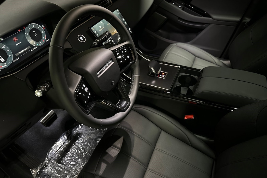 New 2026 Land Rover Range Rover Evoque Dynamic SE SUV