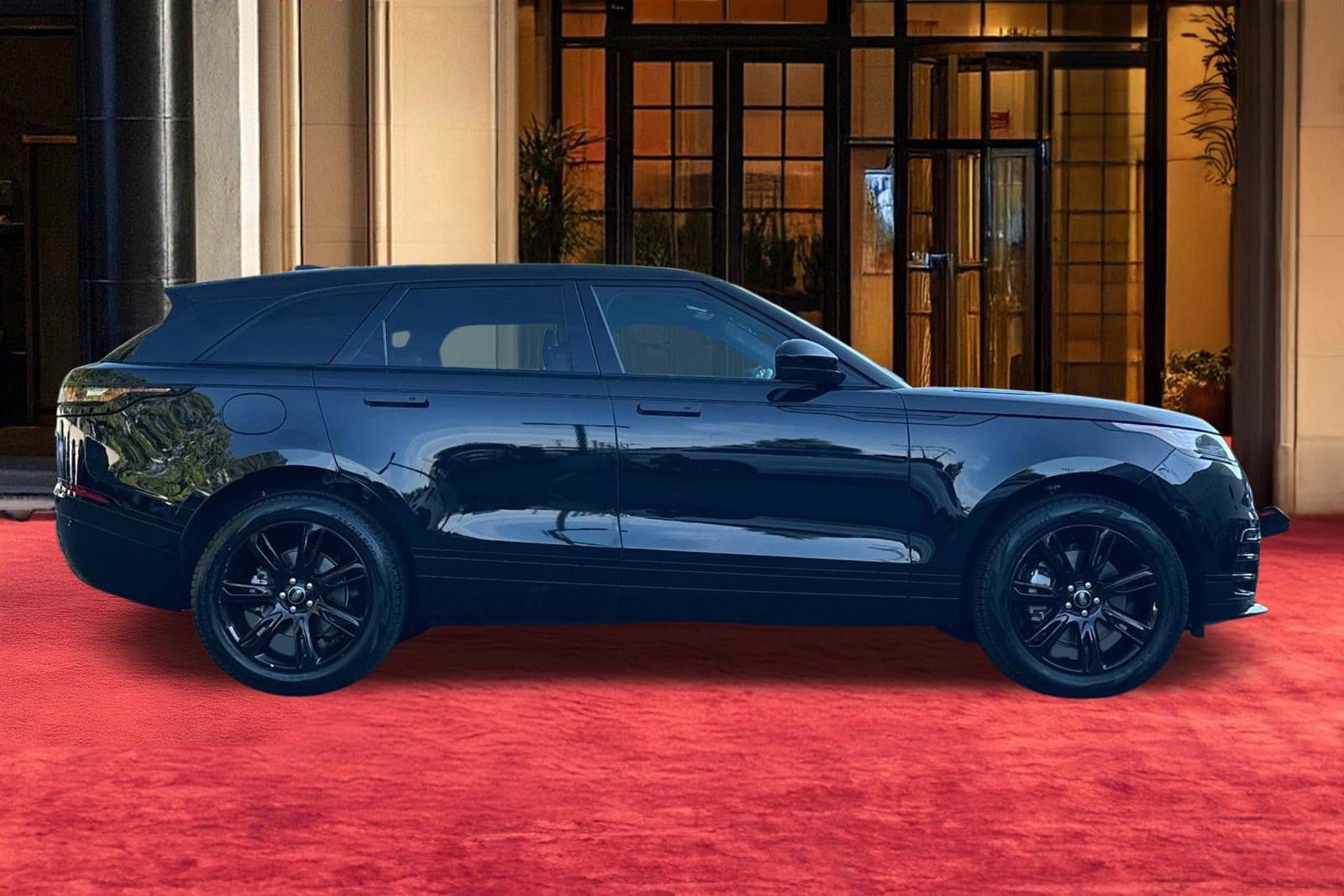 2023 Land Rover Range Rover Velar R-Dynamic S photo 6