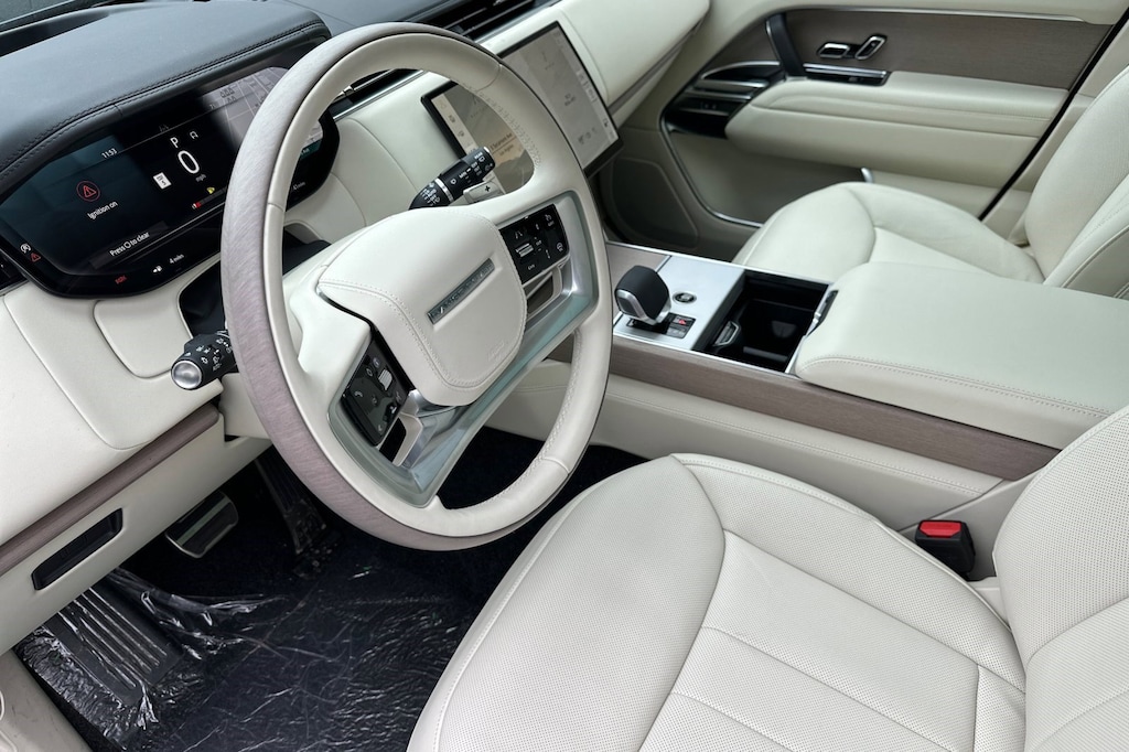 New 2025 Land Rover Range Rover SE P530 SE LWB 7 Seat