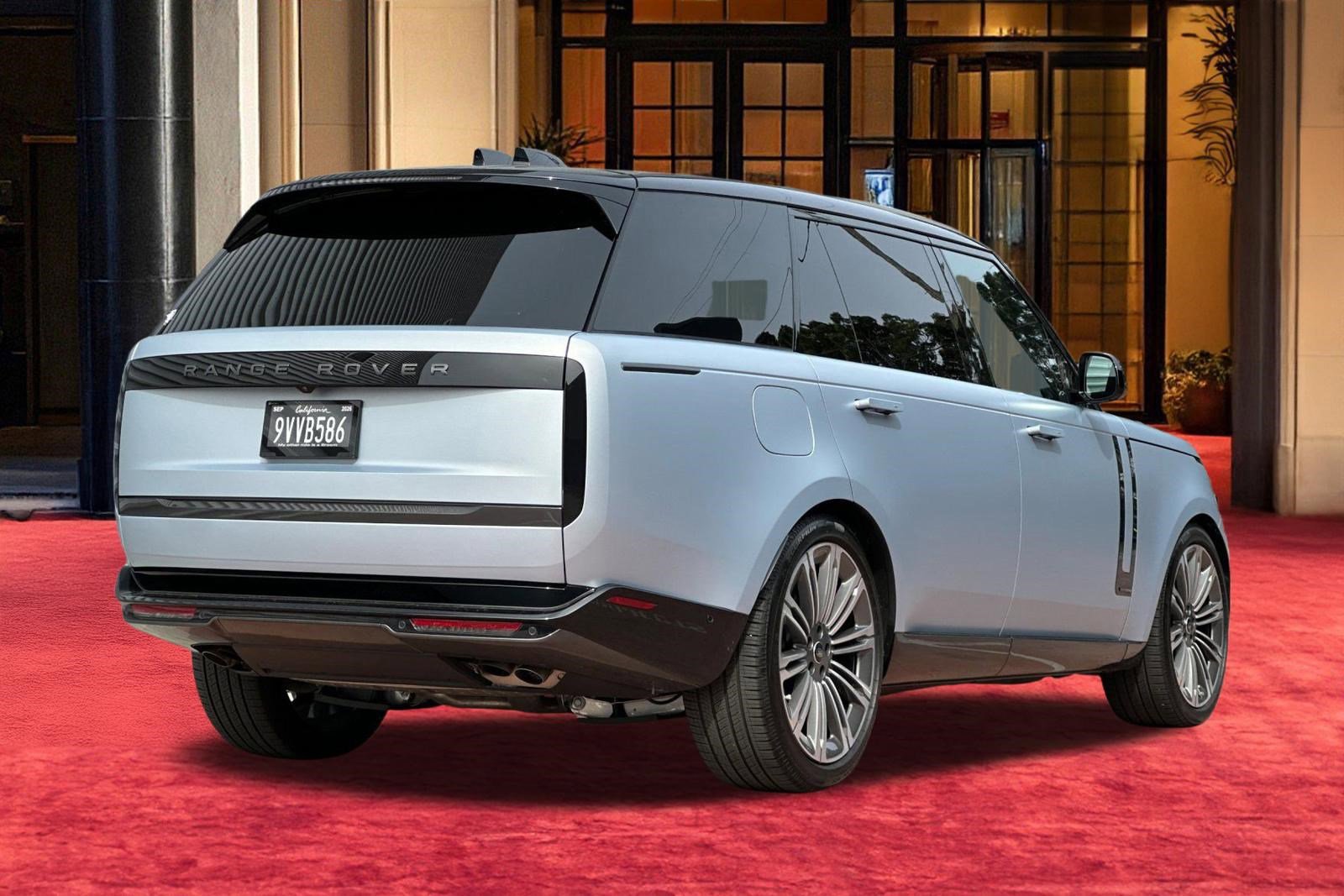 2025 Land Rover Range Rover Autobiography photo 3