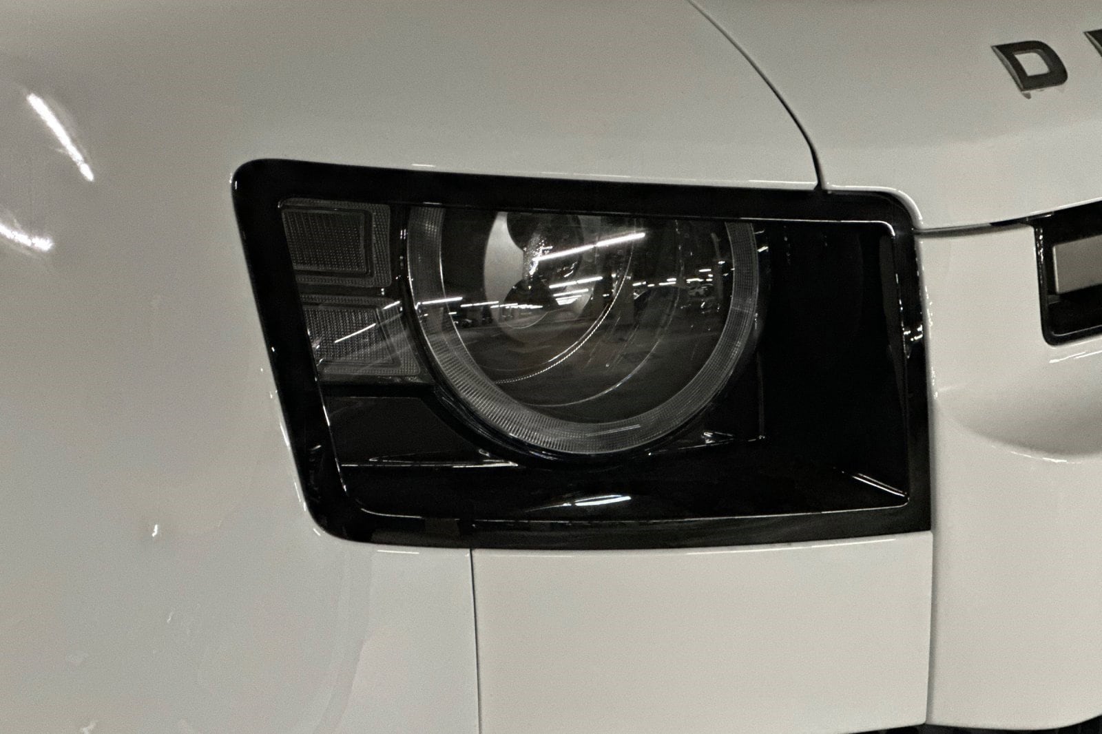 2025 Land Rover Defender X-Dynamic SE - Photo 12