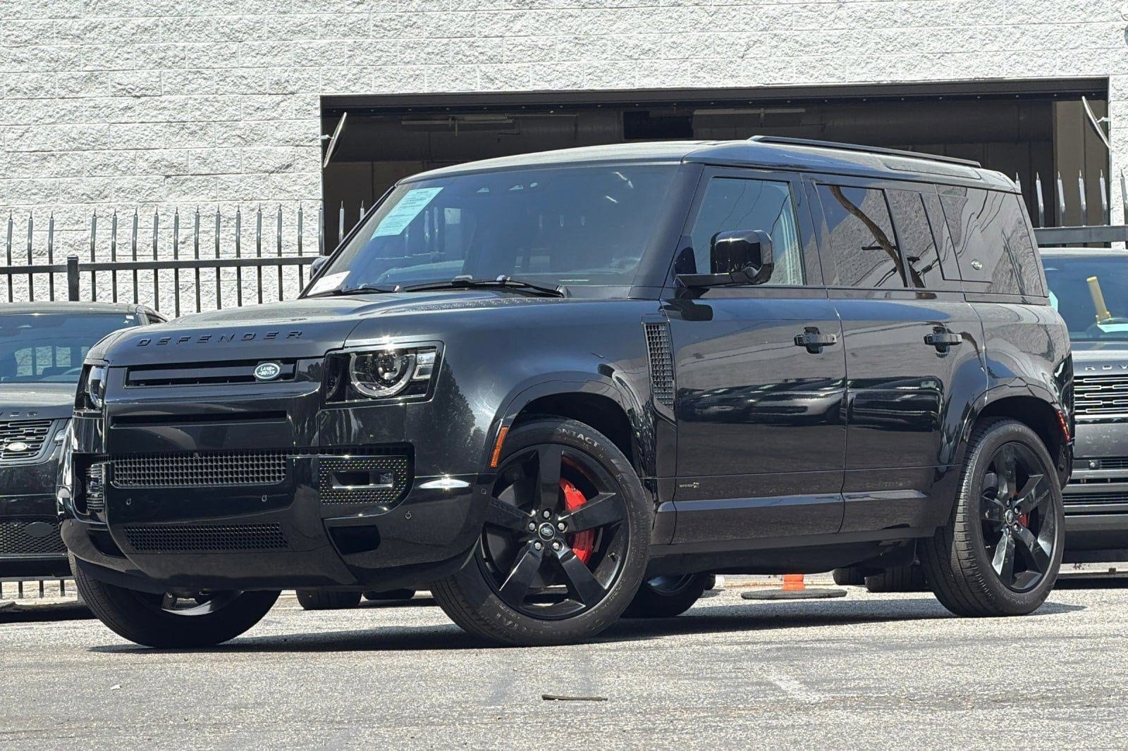 2023 Land Rover Defender X's photo