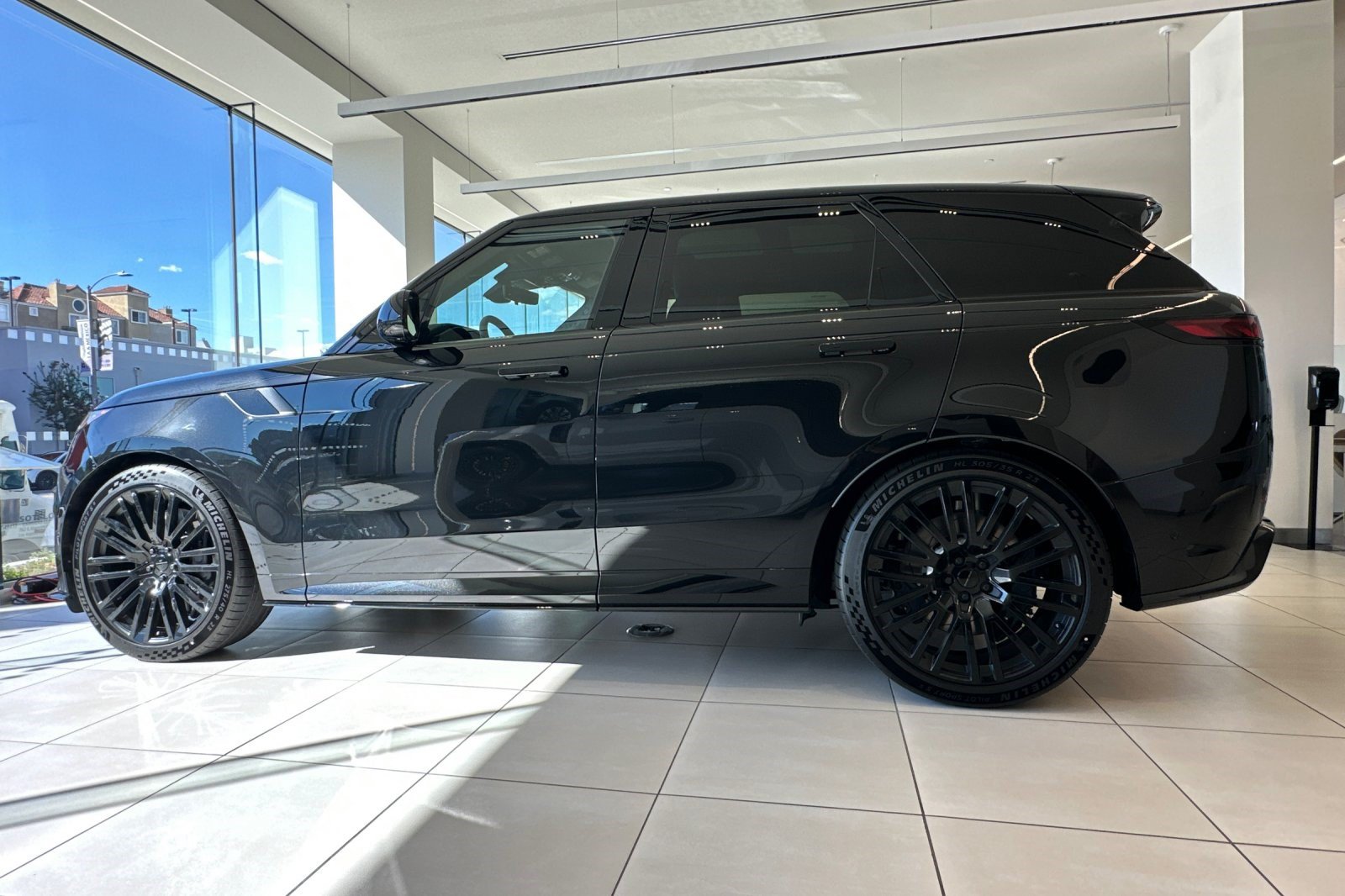 2027 Land Rover Range Rover Sport SV Carbon Range Rover Sport SV Carbon SUV