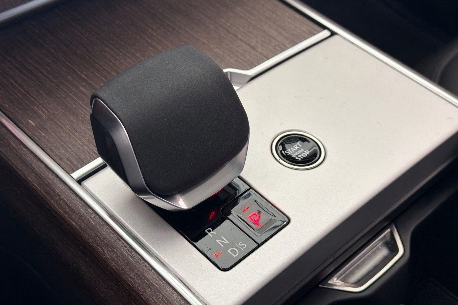 2025 Land Rover Range Rover SE - Photo 24
