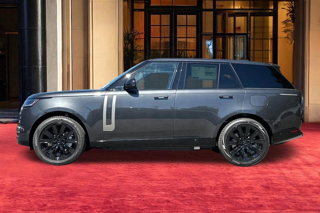 New 2026 Land Rover Range Rover P550e SE SUV