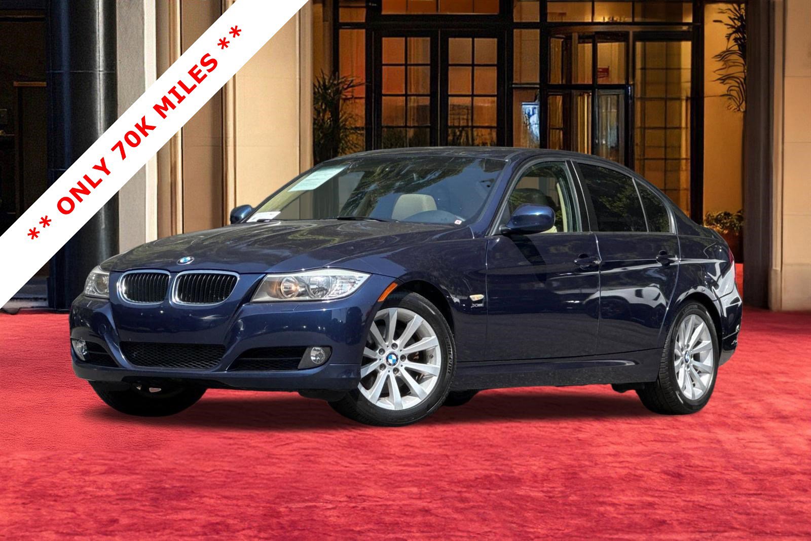 2011 BMW 3 Series 328i xDrive Sedan's photo