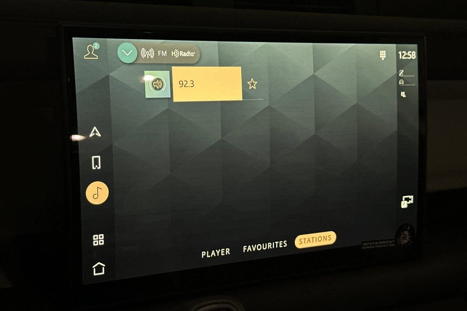 2025 Land Rover Defender X-Dynamic SE - Photo 24