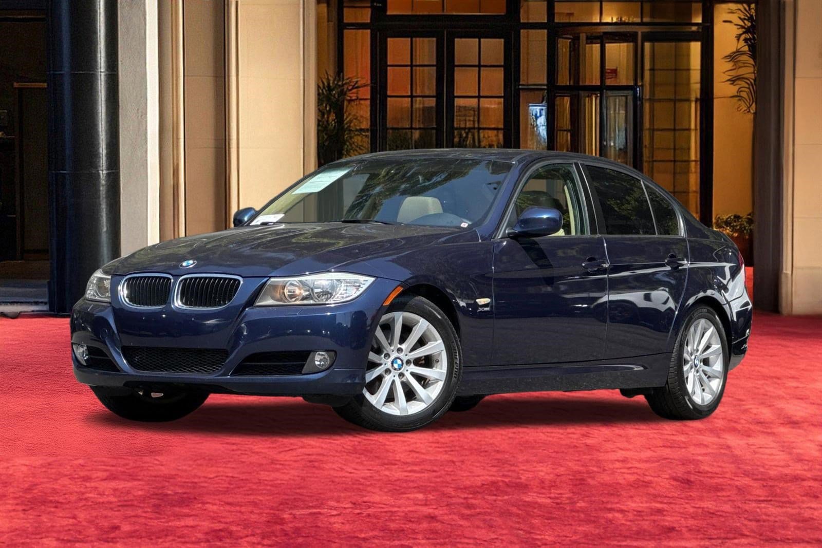 2011 BMW 3 Series 328i xDrive Sedan's photo