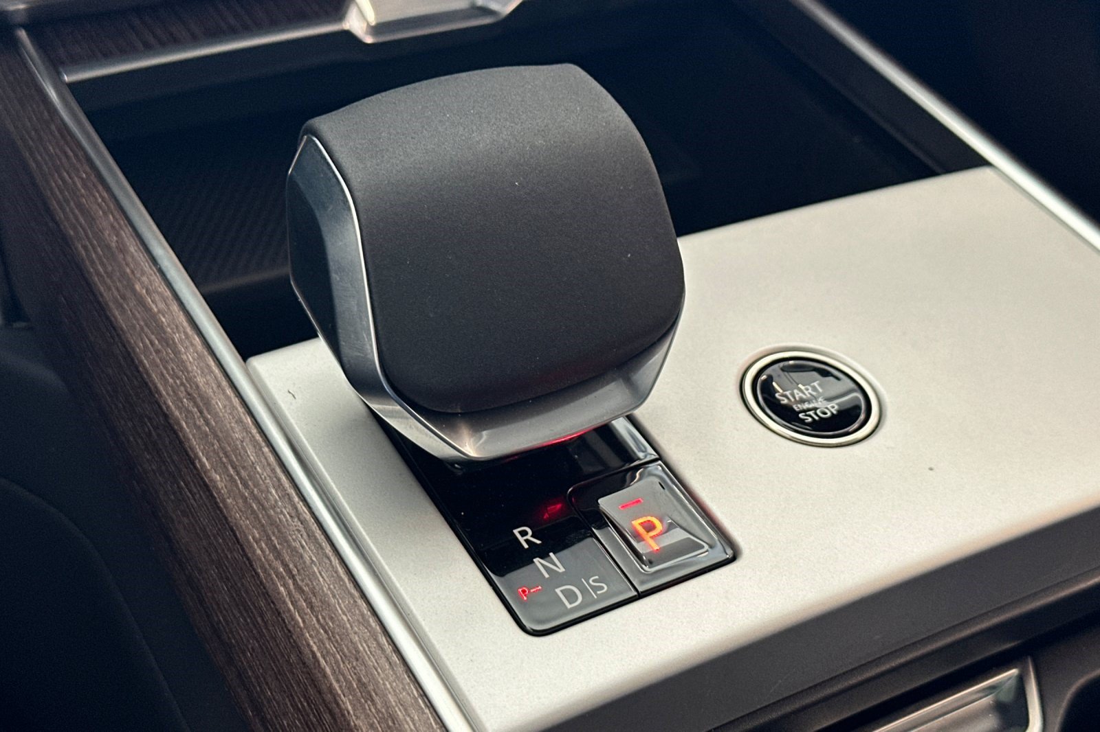 2026 Land Rover Range Rover SE - Photo 15