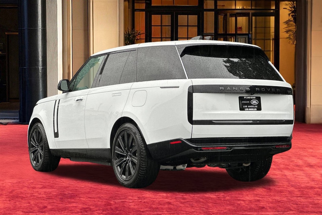 New 2026 Land Rover Range Rover P550e SE SUV