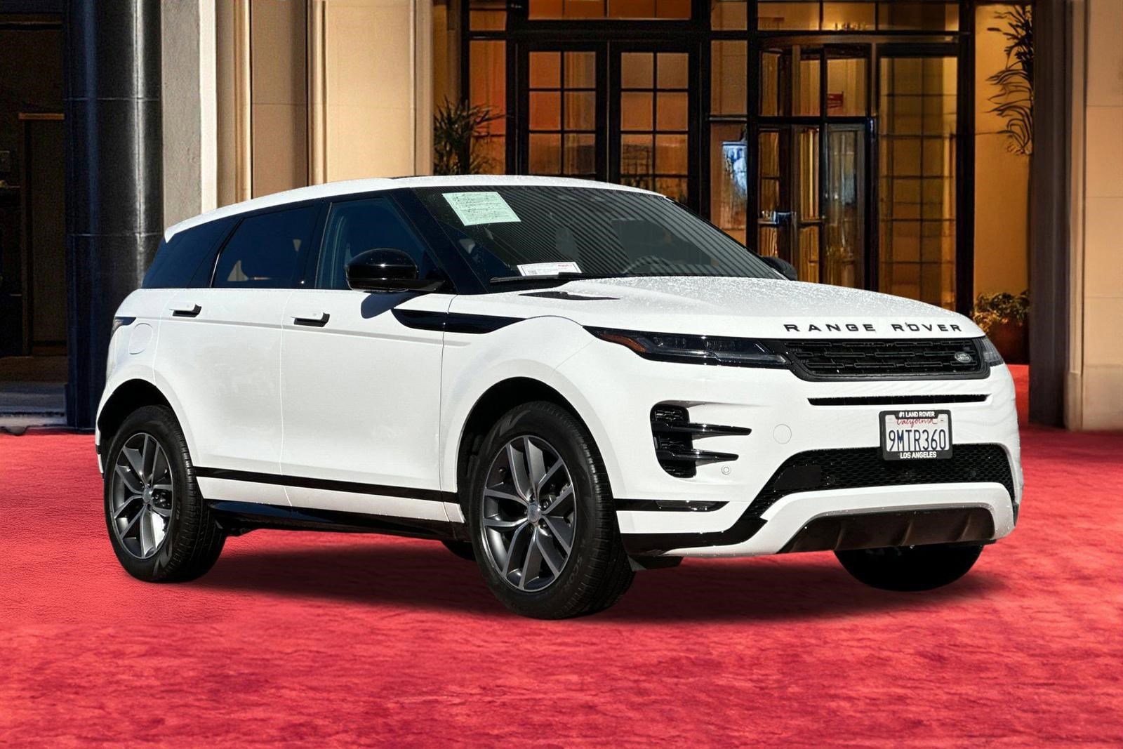 2024 Land Rover Range Rover Evoque Dynamic SE photo 5