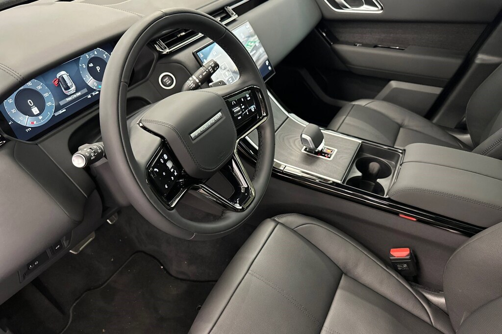 New 2026 Land Rover Range Rover Velar P250 Dynamic SE SUV
