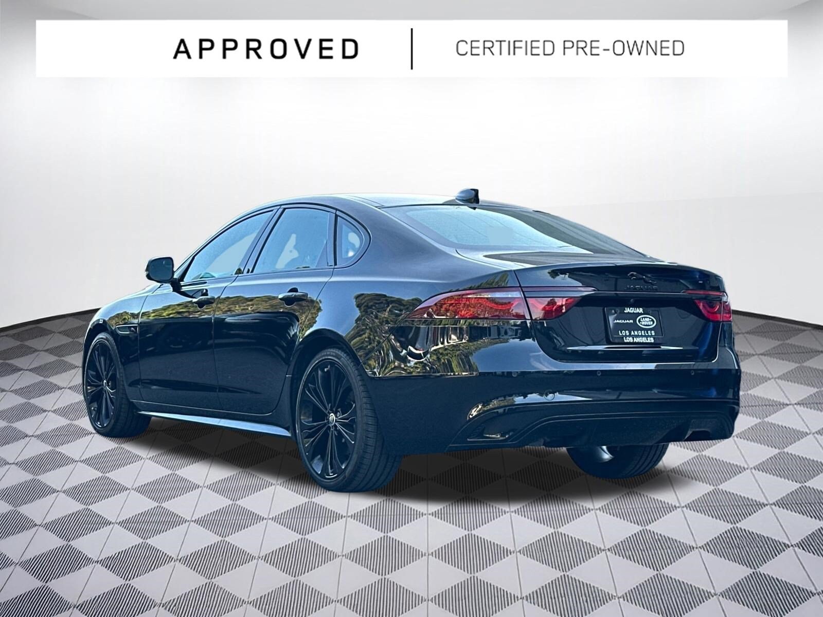 XF R-Dynamic SE Sedan