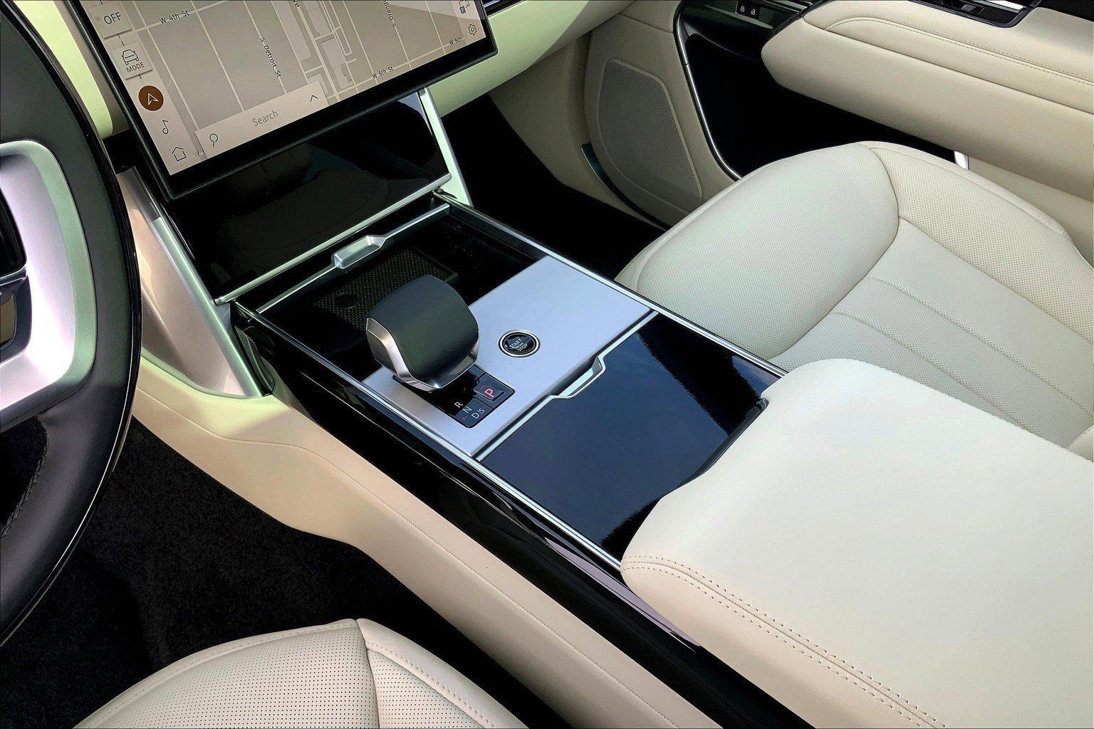 2025 Land Rover Range Rover SE - Photo 10