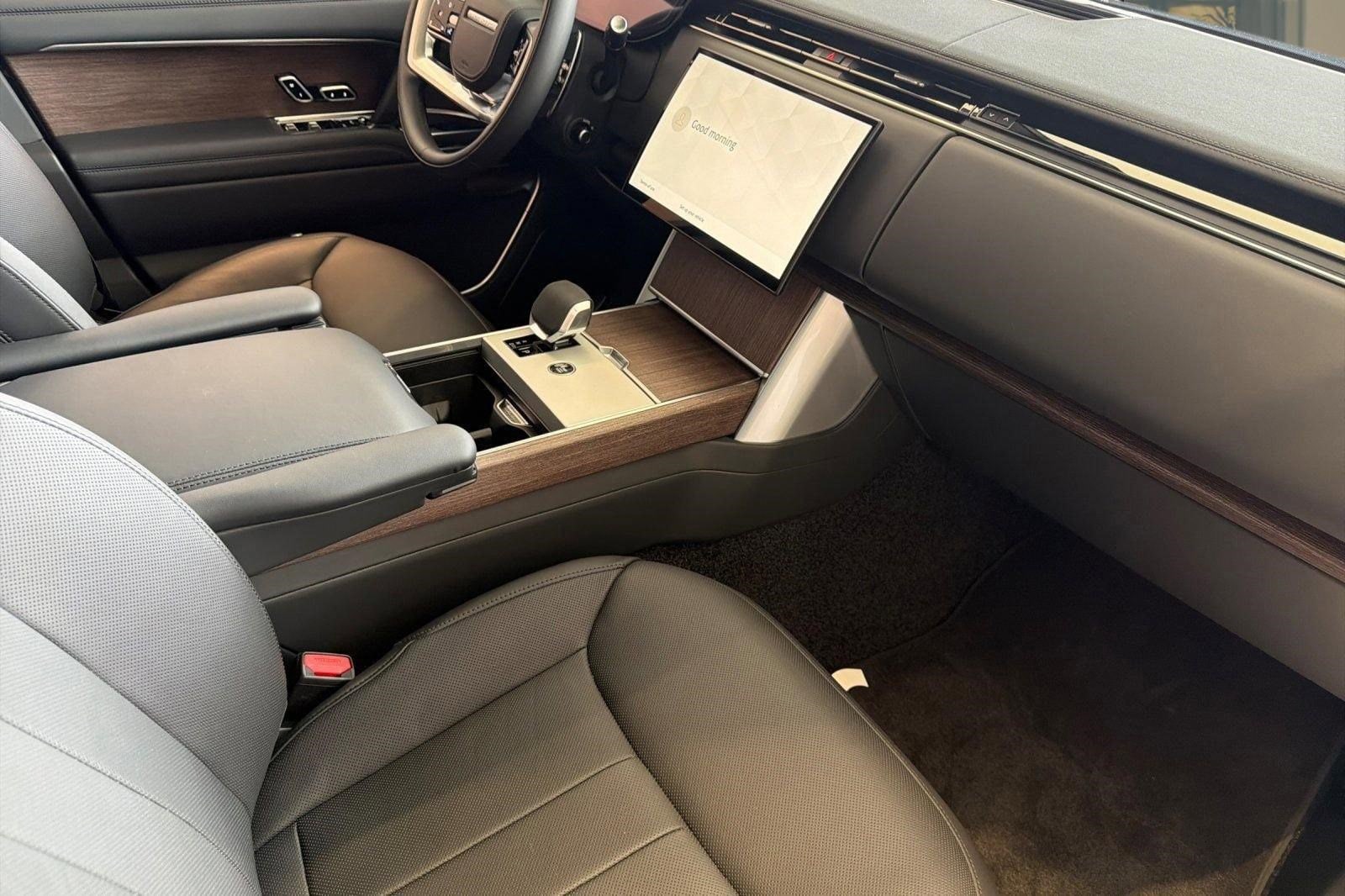 2025 Land Rover Range Rover SE - Photo 27