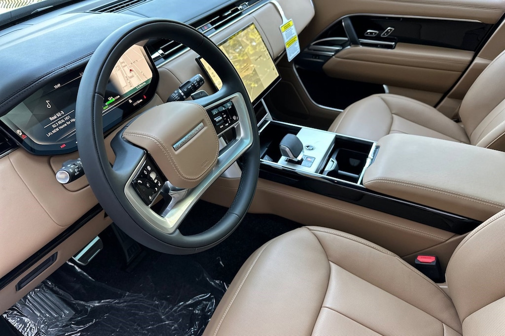 New 2026 Land Rover Range Rover P550e SE SUV