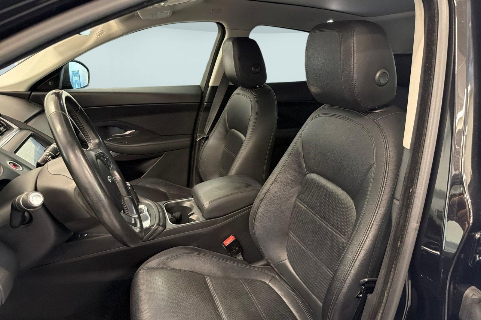 E-PACE S P250 AWD S